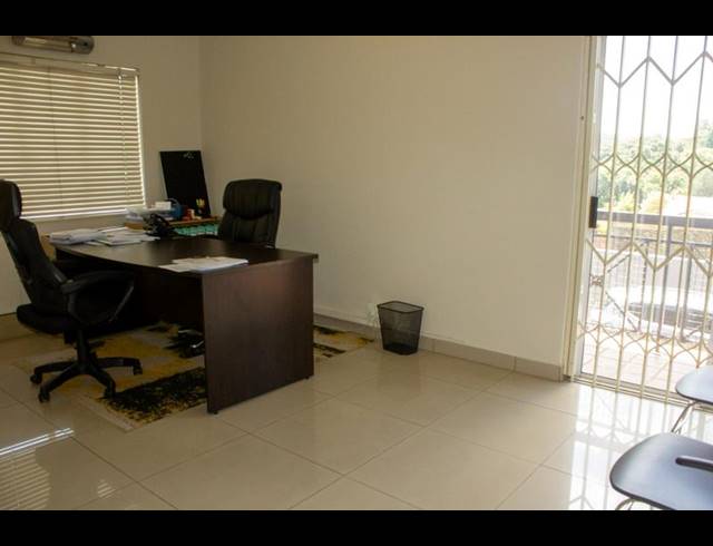 BUSINESS PROPERTY TO RENT IN HELDERKRUIN